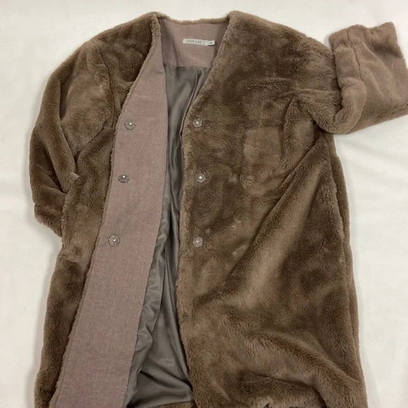 niko and.. Faux Fur long teddy bear coat brown oversized collarless size L EUC - Picture 10 of 11